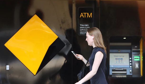 Lợi nhuận của ngân hàng Commonwealth Bank giảm do bê bối rửa tiền